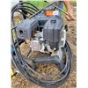Image 5 : Simoniz platinum 3400PSI 2.8GPM pressure washer. CR950 208cc. Works well.