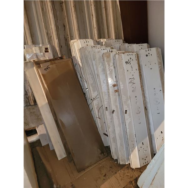 Lot of used fluorescent shop lights.