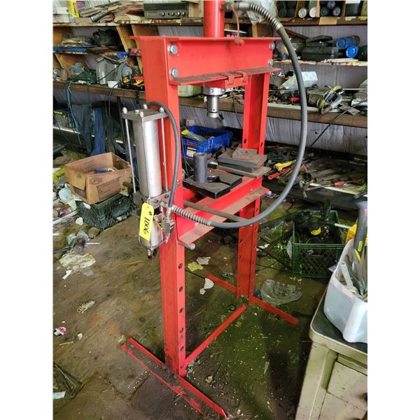 Newmatic 20ton air press. Good condition.