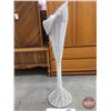 Image 2 : White Wicker Bouquet Stand (43"H) (SEE PICS!)