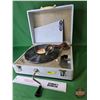 Image 2 : Monarch Radio MFG Co. Portable Record Player c/w Record (SEE PICS!)  (Listing & Descriptions are a G