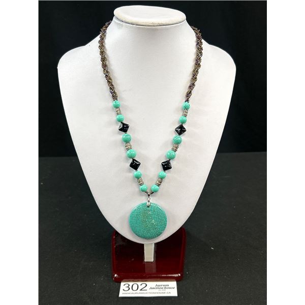 Lovely Turqouise Pendant w/ Beads Necklace