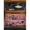 Image 6 : Beautiful Jewelry Case w/ Lot of Various Jewelry Contents
