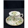 Image 10 : 2 Vintage Royal Albert Dogwood Cups + Saucers