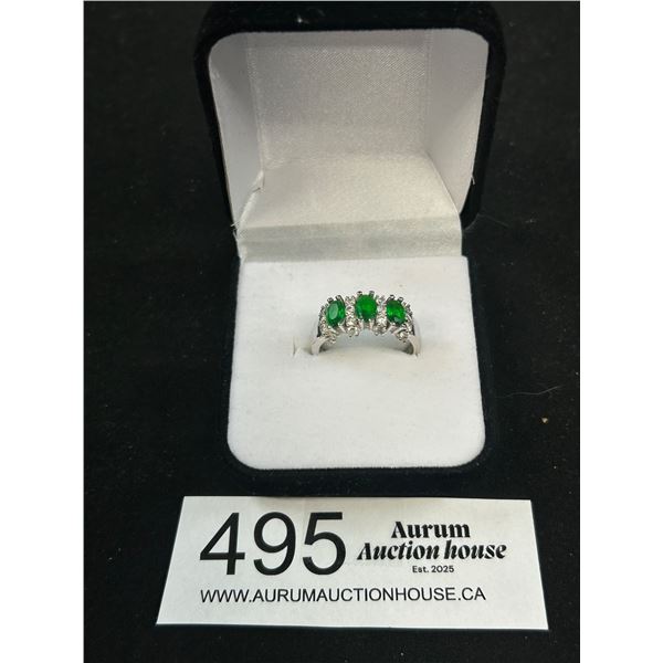 Beautiful 925 Sterling Silver Ring Set w/ 3 Green Stones + Small White Stones Size 8.5