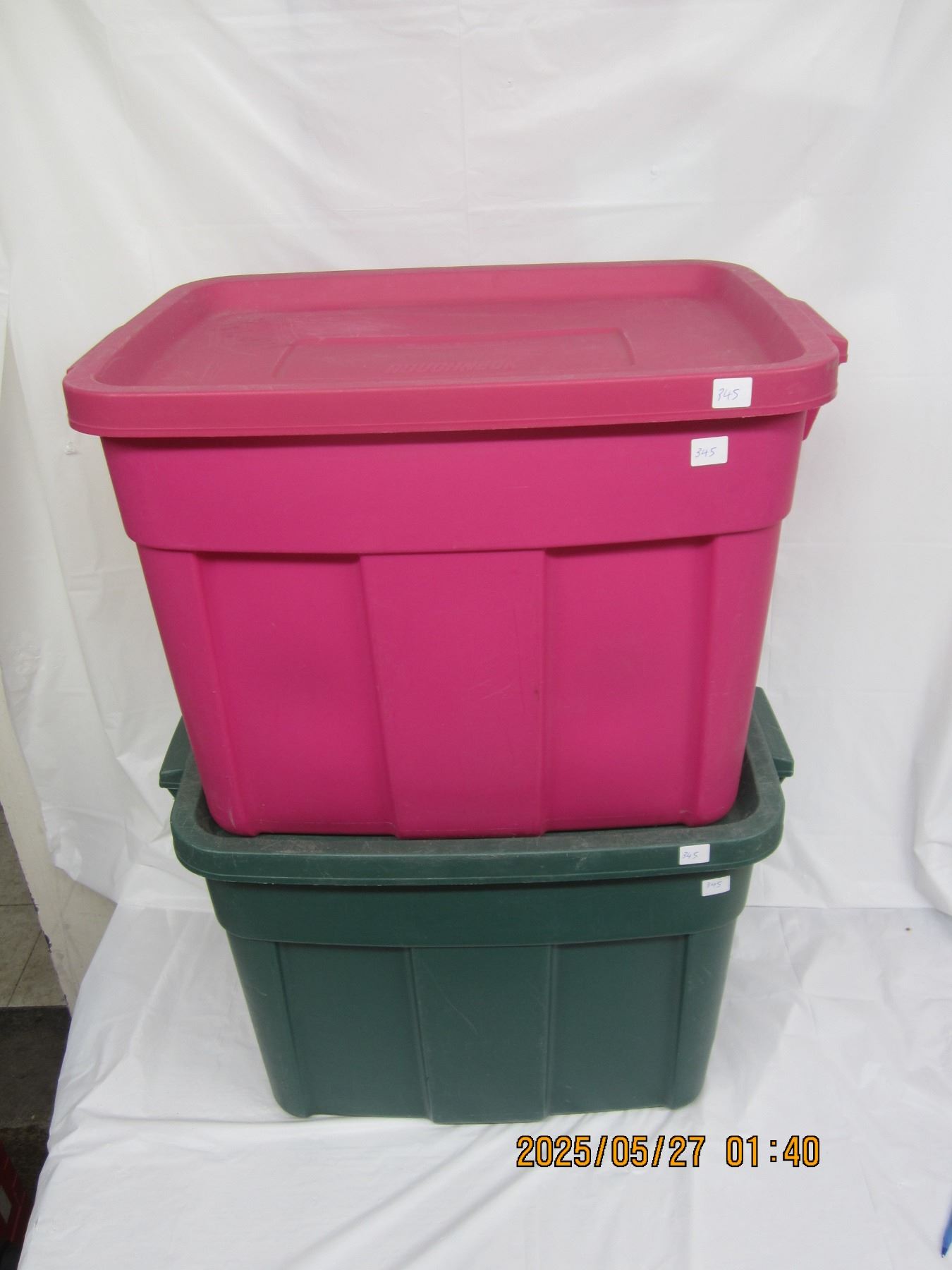 Rubbermaid Storage Totes with Lids Green and Pink Schmalz Auctions