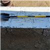 Image 1 : Like new fiber glass shovel