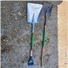 Image 1 : 2 shovels