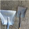 Image 2 : 2 shovels