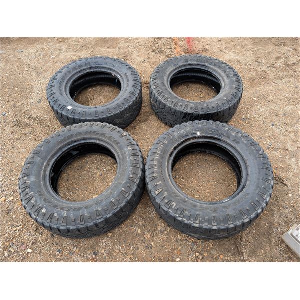 set of 4 tires 275/70R18 125/122Q
