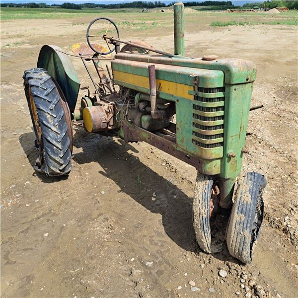 John deere model B tractor- s/n- 93042