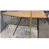 Image 3 : wooden colapsiable table (48"x32")
