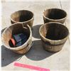 Image 1 : 4 wood pots and plastic pots