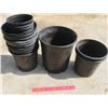 Image 1 : 18 assorted plant pots