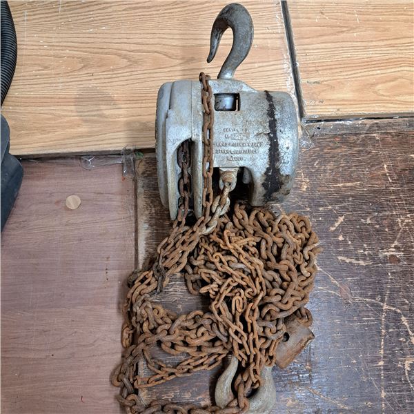 cyclone 2 ton hoist- with block and tackle
