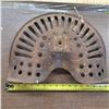 Image 2 : Cast iron tractor seat