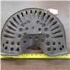Image 2 : Cast iron tractor seat