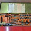 Image 3 : Tap and die set and set of sockets