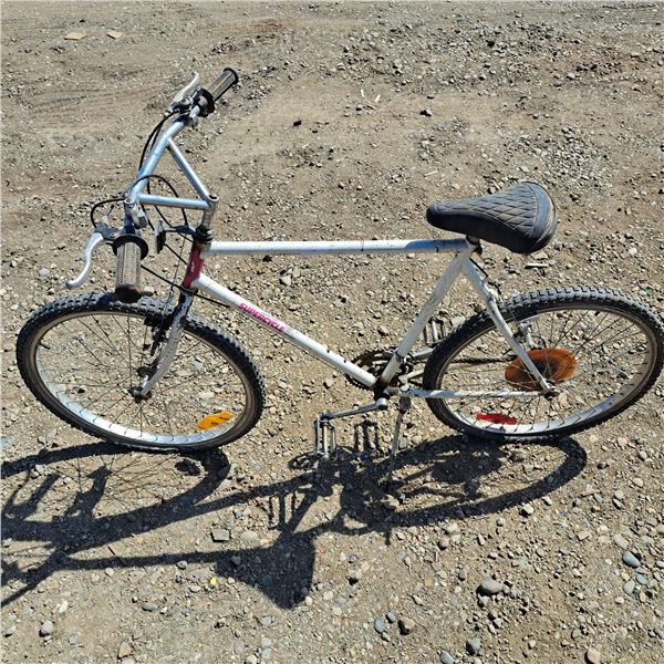 Supercycle bicycle- white