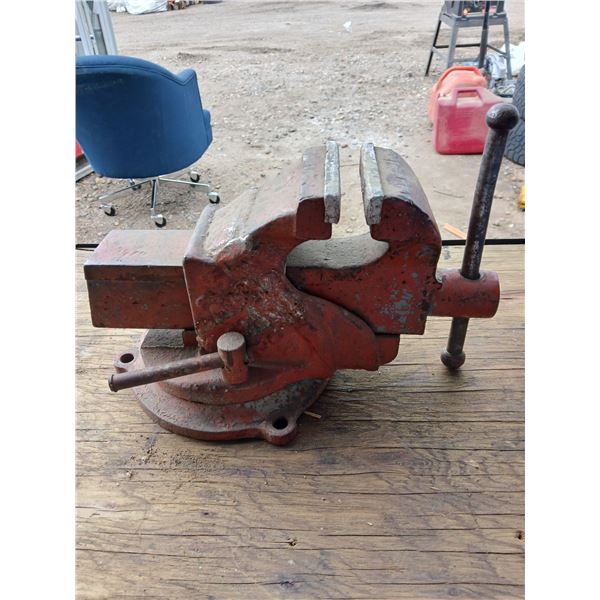 Work Bench - 4" Vise