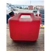 Image 5 : 3 Gasaline Containers
