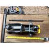 Image 1 : 18" Long Small Floor Jack