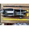 Image 2 : 18" Long Small Floor Jack