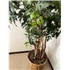 Image 3 : Faux tree
