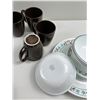 Image 8 : Assorted KitchenWare
