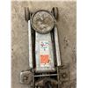 Image 2 : 2 1/4 Hydraulic Garage Jack