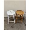 Image 2 : 2 Wood Stools