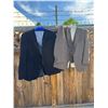 Image 1 : 2 suit coats