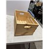 Image 1 : Wood crate