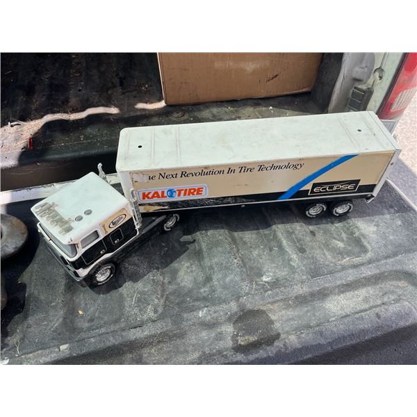 Kal-Tire Model Ny-Lint Semi Truck