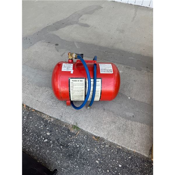 Portable air tank