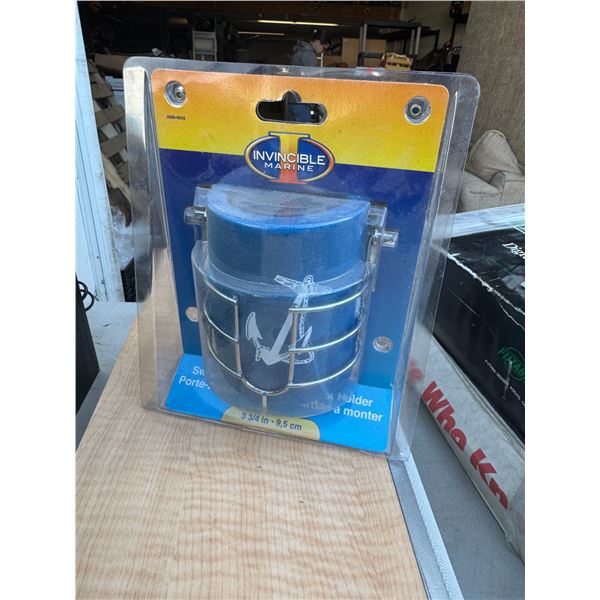 Swivel/gimbal mount drink holder