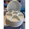 Image 1 : 2 Tupperware serving containers