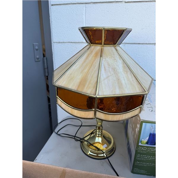 Table lamp