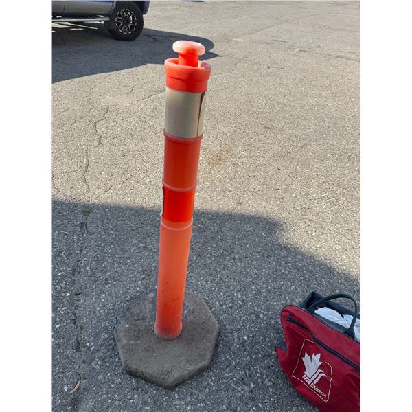 Safety pylon