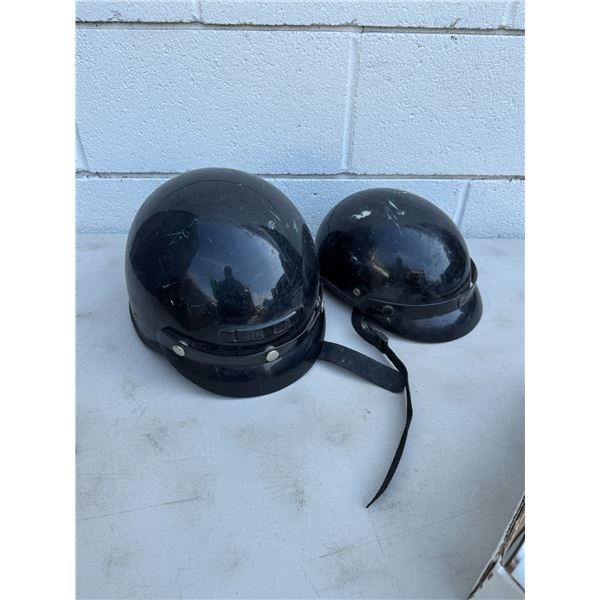 2 helmets
