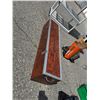 Image 1 : Wood box