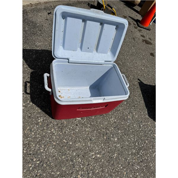 Rubbermaid cooler
