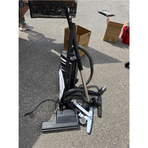 LUX vacuum