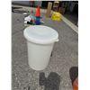 Image 1 : Pail with lid