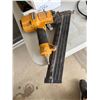 Image 1 : Stanley Bostitch nailer