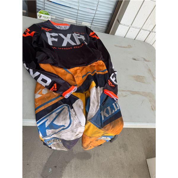 Fox and pants size 30