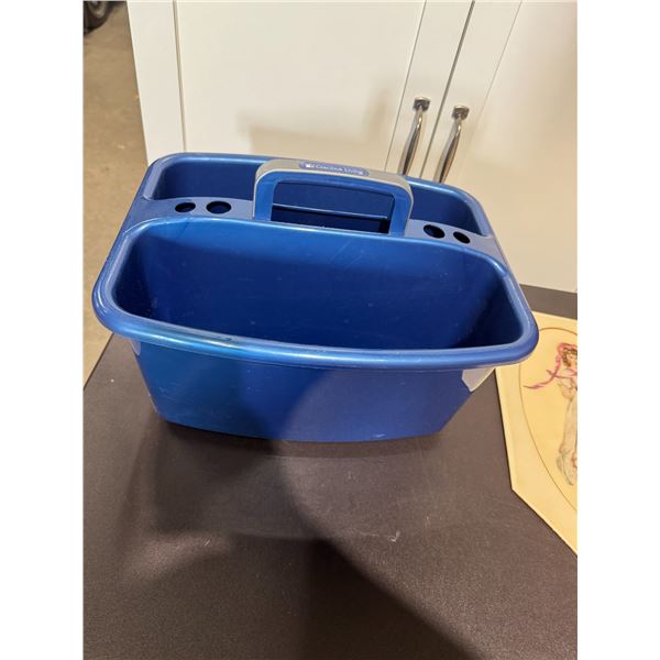 Gracious living cleaning container