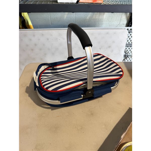 Collapsible folding basket