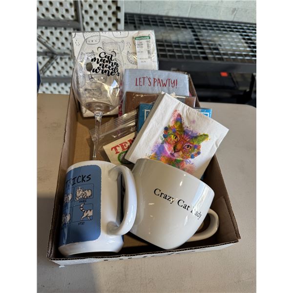 Cat themed napkins, mugs