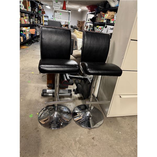 Height adjustable stools